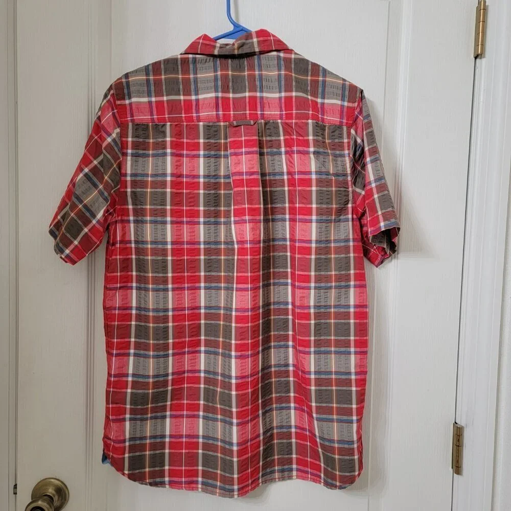 The North Face Size M Seersucker Red, White, Blue & Taupe Button Down Shirt